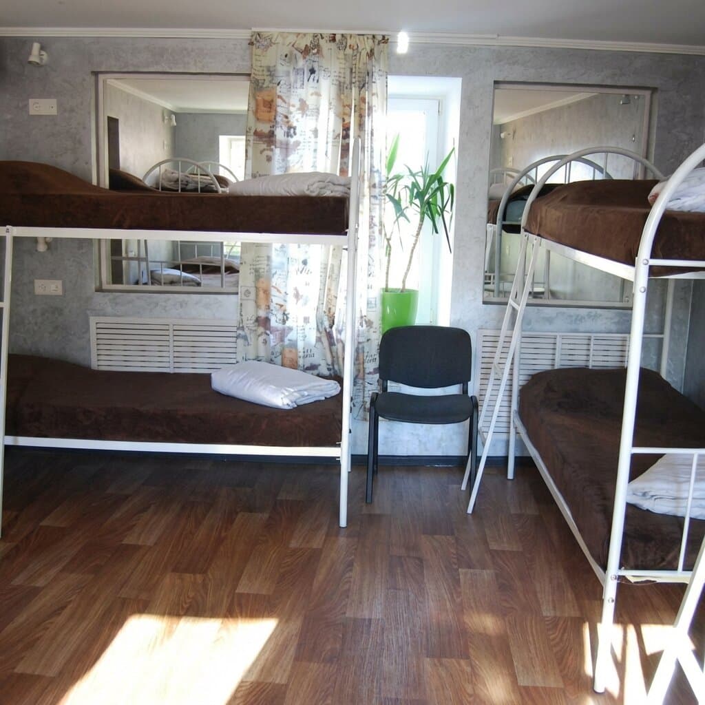 Місце в чоловічому номері - 2